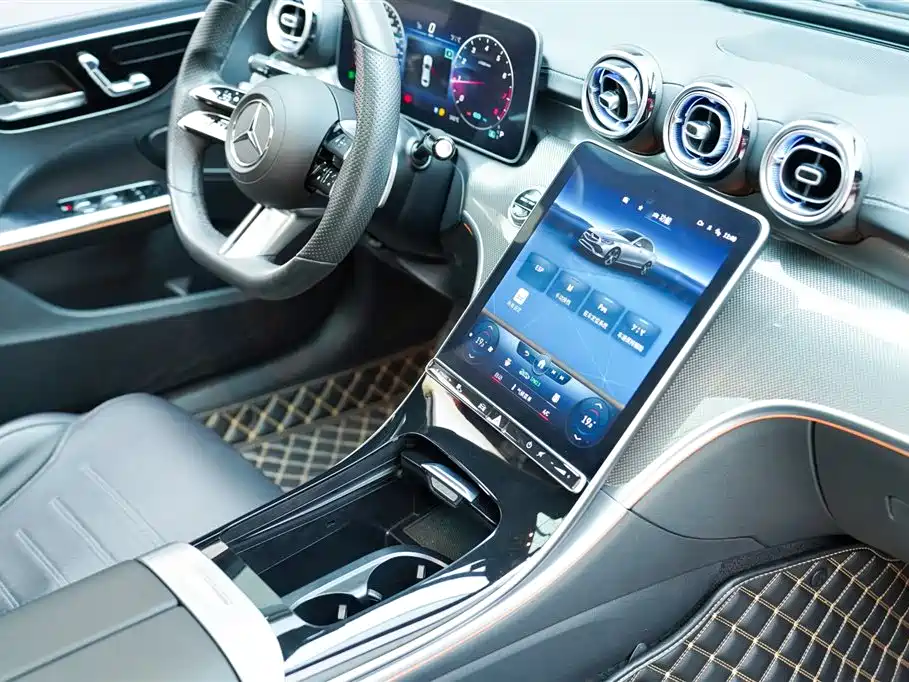 Mercedes-Benz C-Class 2023 — фото 15
