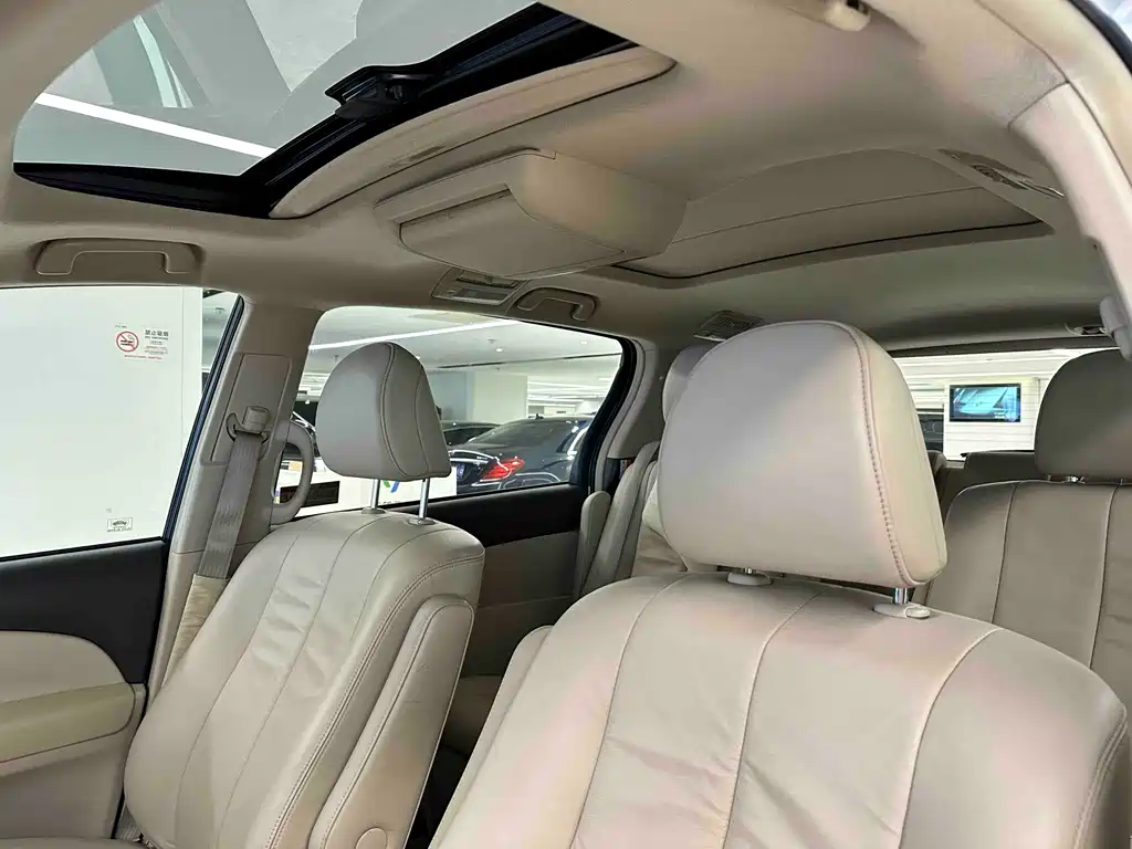 Toyota Previa 2015 — фото 10