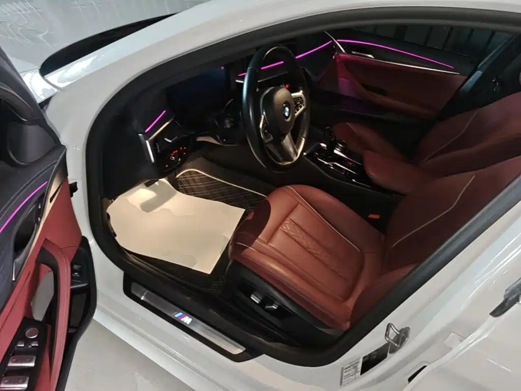 BMW 5 Series 2021 — фото 12