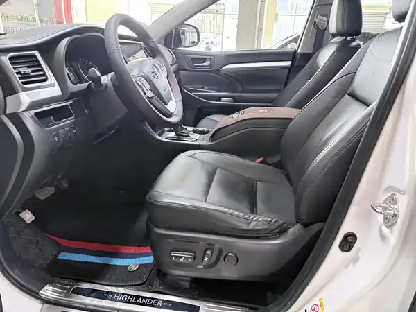 Toyota Highlander 2021
