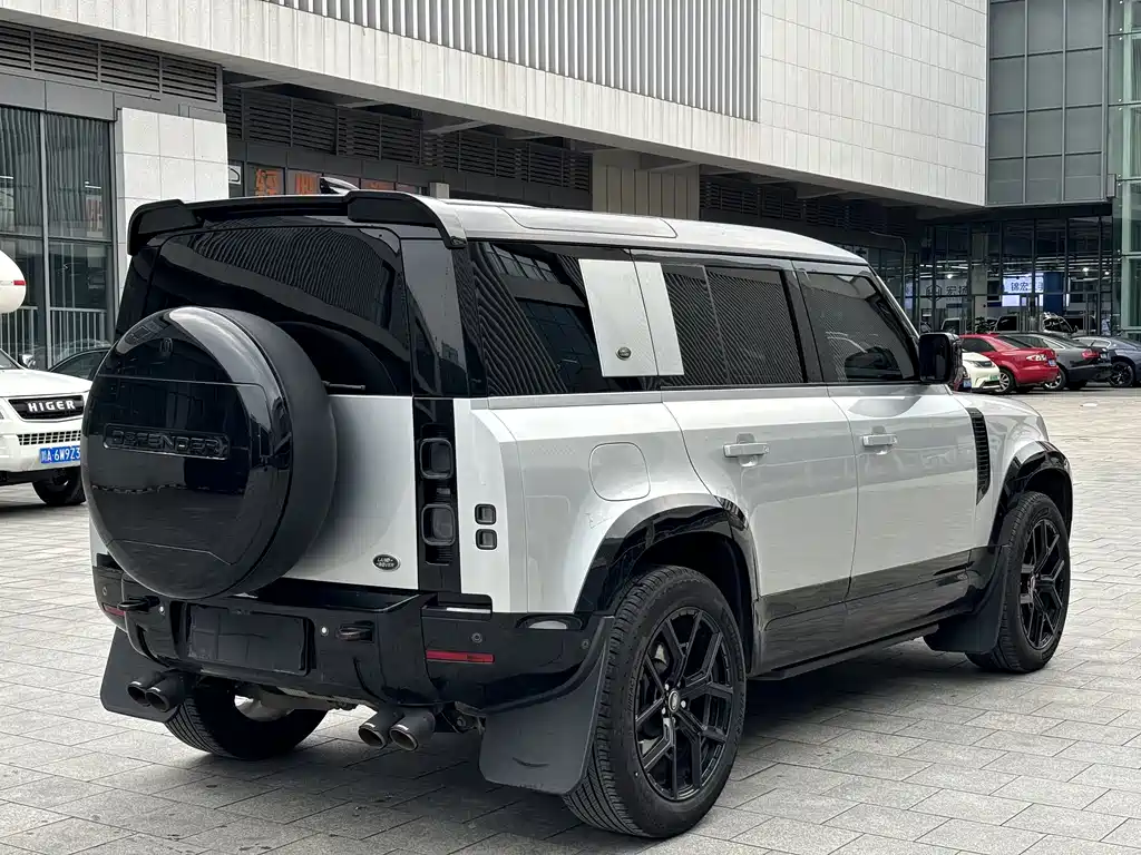 Land Rover Defender 2021 — фото 10
