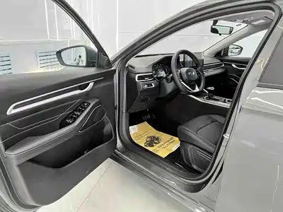 Geely Emgrand 2023