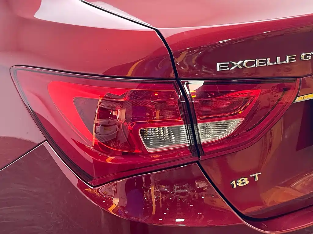 Buick Excelle 2016 — фото 12