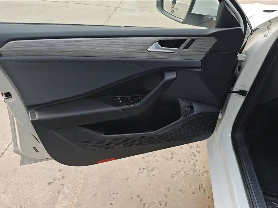 Volkswagen Sagitar 2026