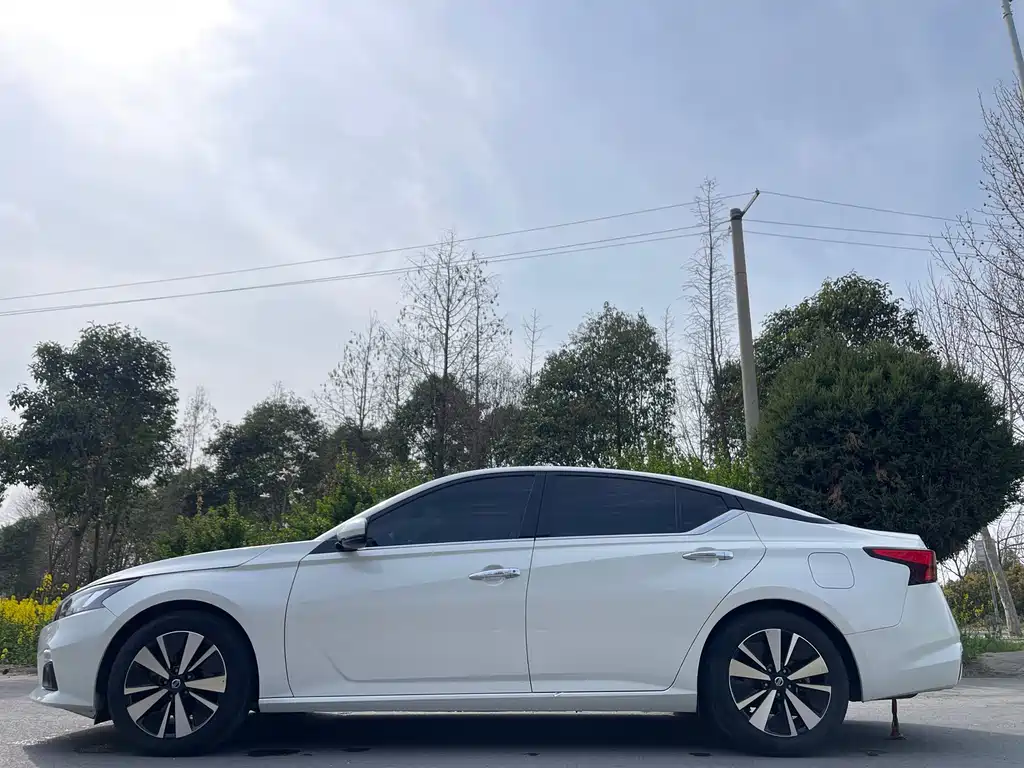 Nissan Teana 2022 — фото 4