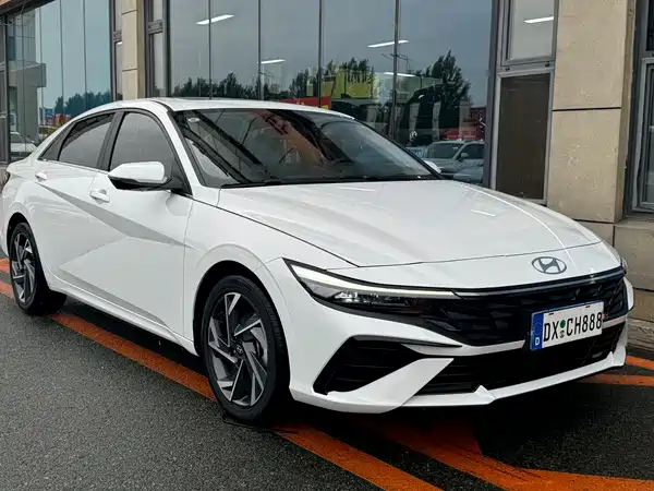 Hyundai Elantra 2023