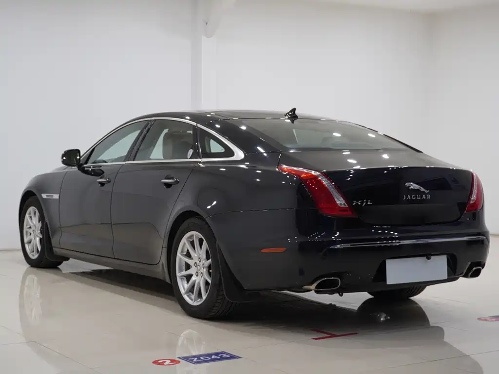 Jaguar XJ 2012