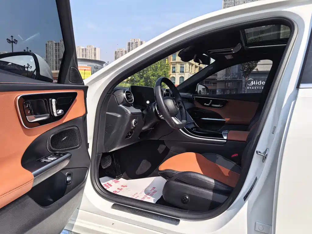 Mercedes-Benz C-Class 2023 — фото 13