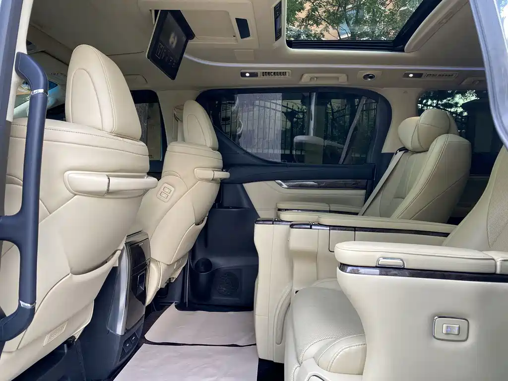 Toyota Alphard 2019 — фото 11