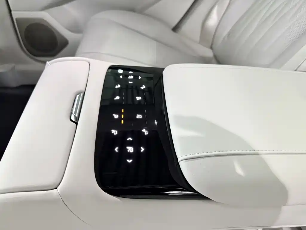 Buick Zhijing L7 2025 — фото 18