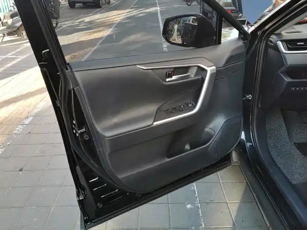 Toyota RAV4 2023