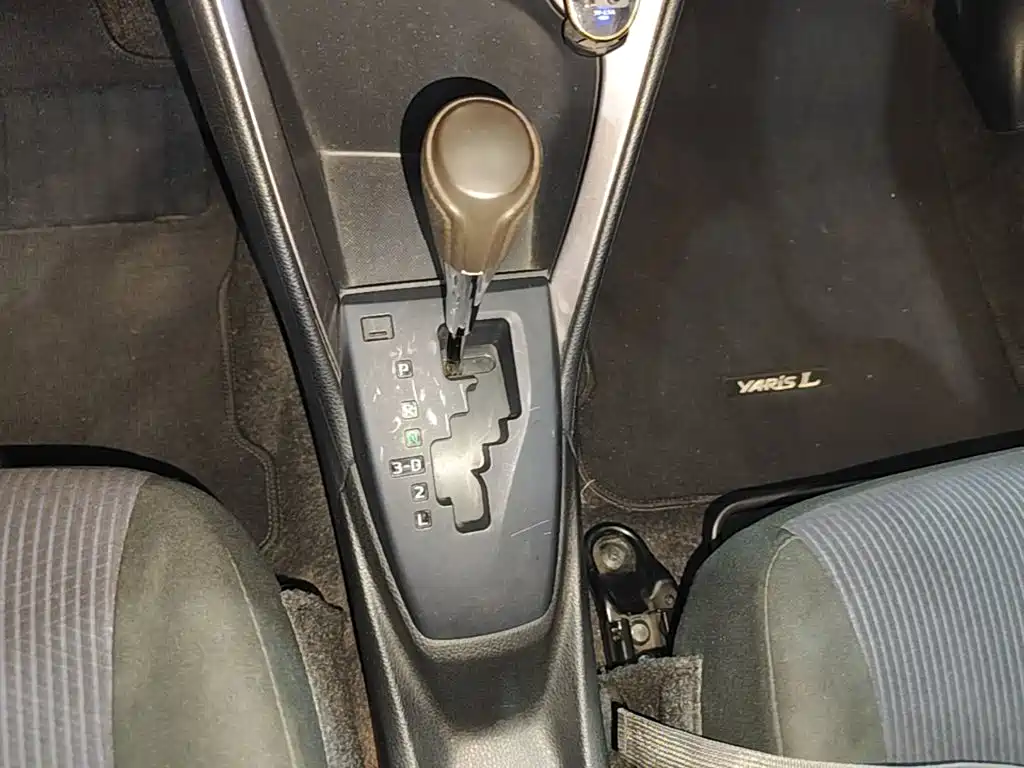 Toyota Yaris L 2016 — фото 14
