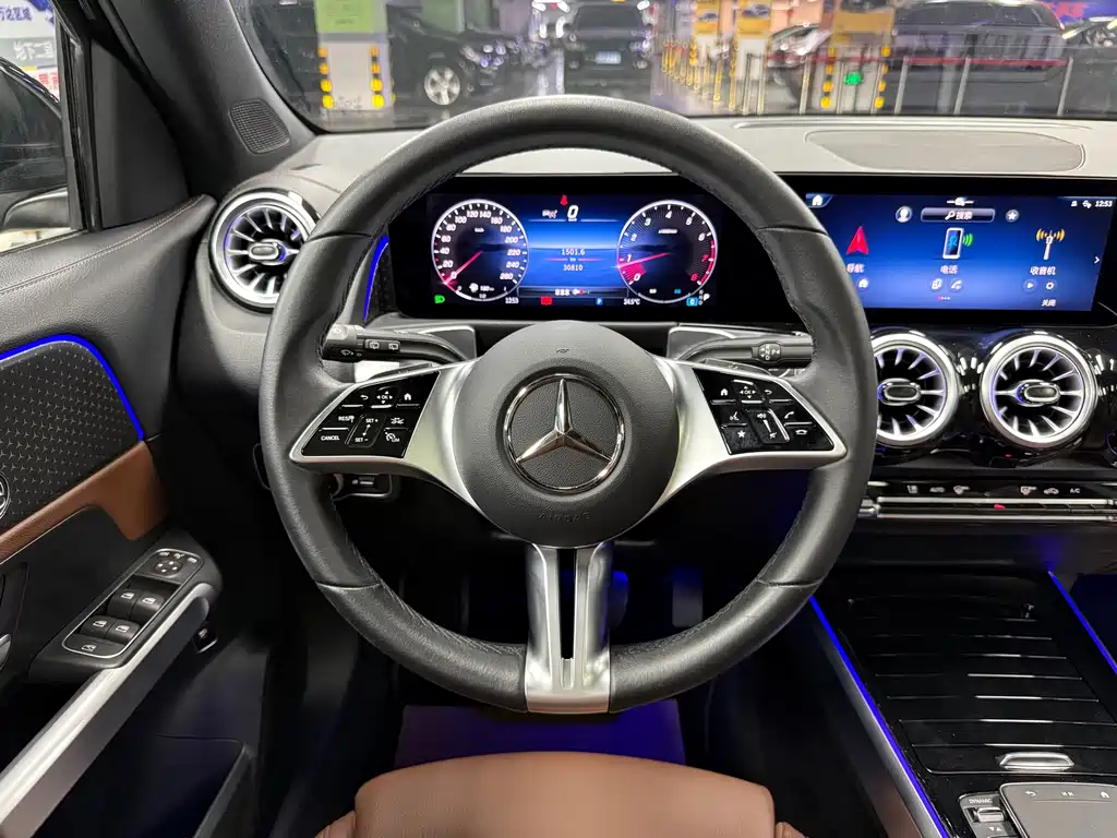 Mercedes-Benz GLB 2024 — фото 10