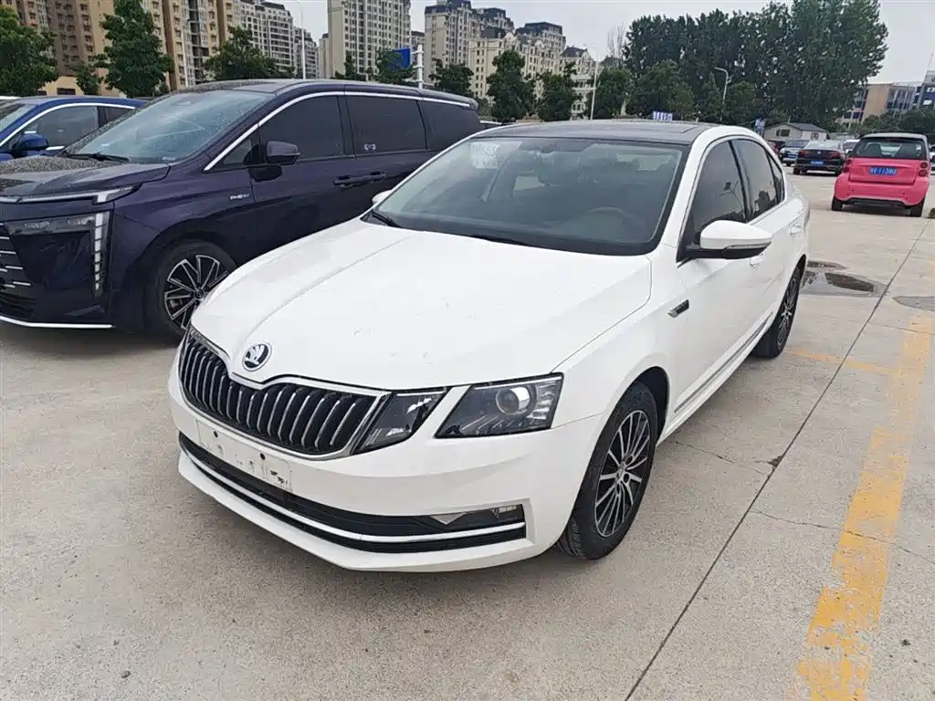 Skoda Octavia 2019 — фото 1