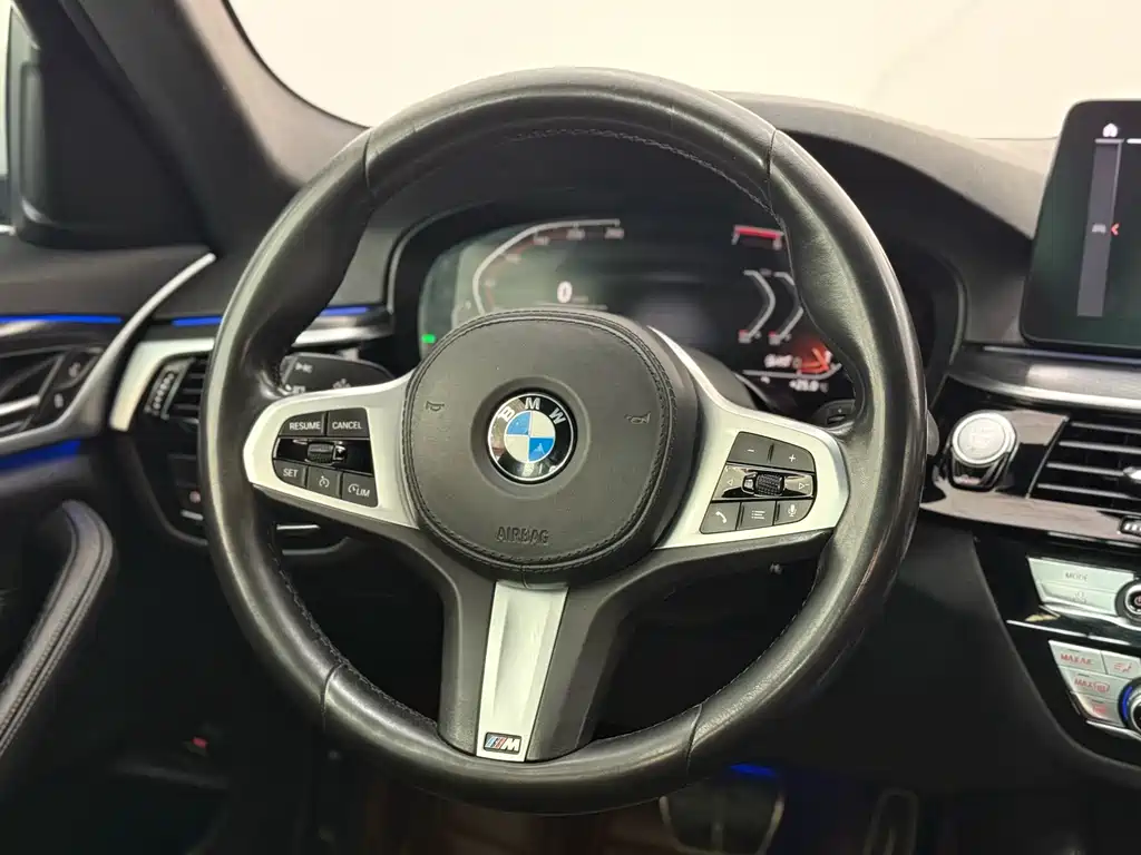 BMW 5 Series 2021 — фото 12