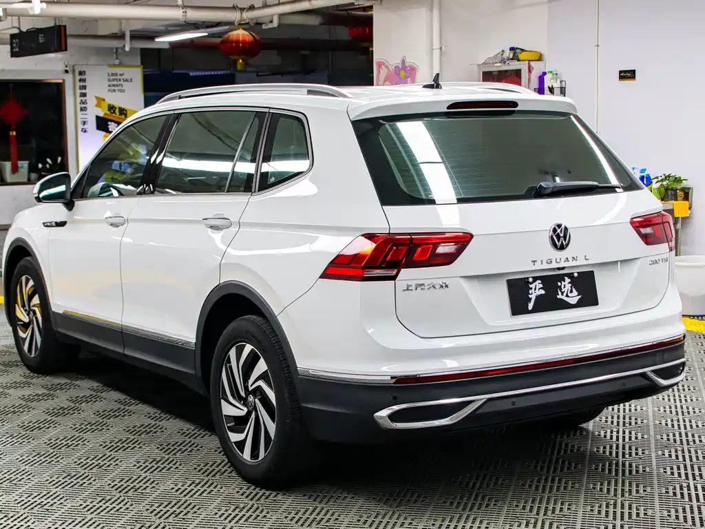 Volkswagen Tiguan L 2023 — фото 20