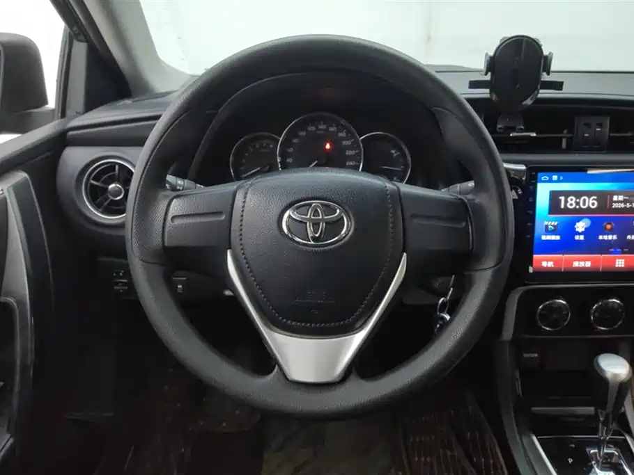 Toyota Corolla 2018 — фото 15