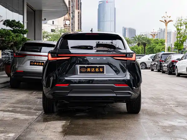 Lexus NX 2025