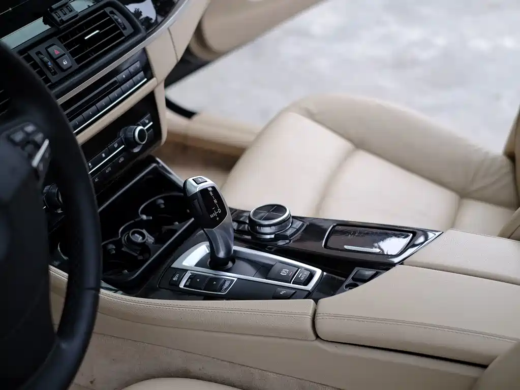 BMW 5 Series 2013 — фото 19