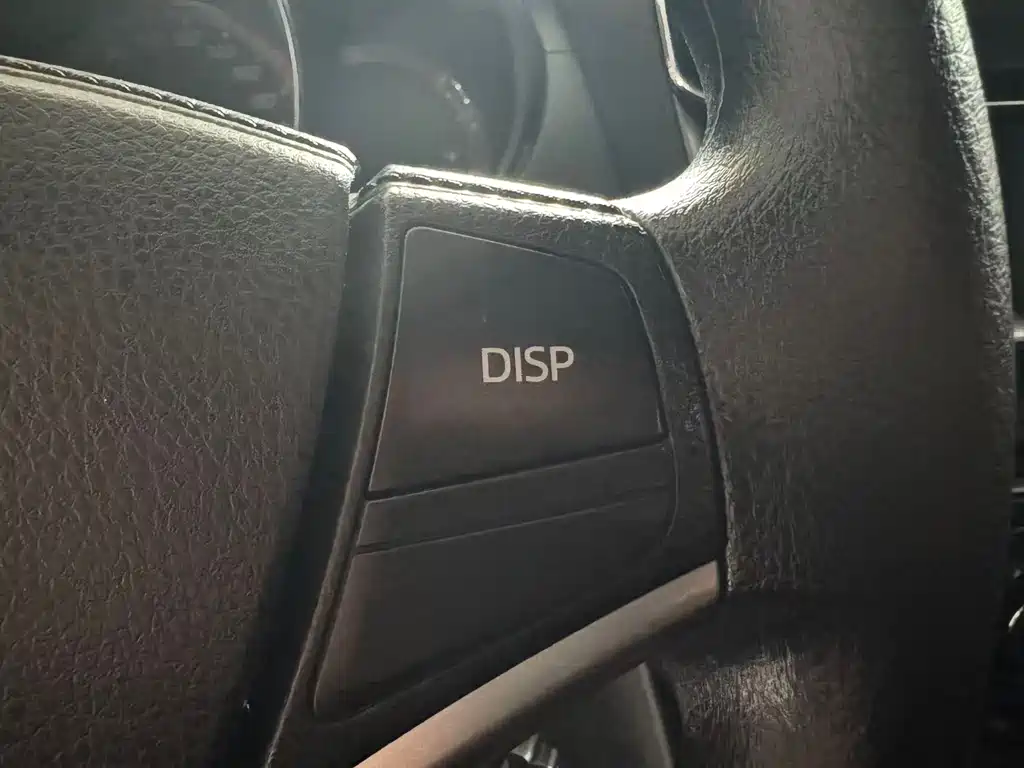 Toyota Yaris L 2022 — фото 14