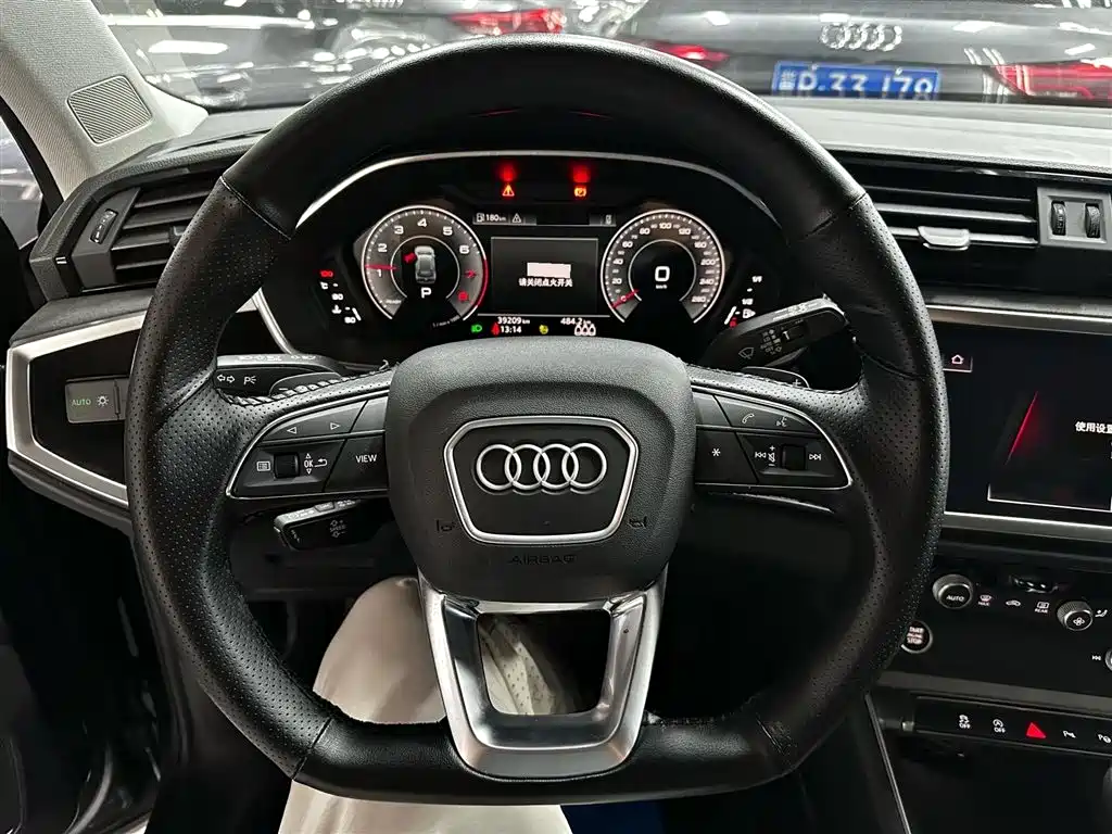 Audi Q3 2022 — фото 13