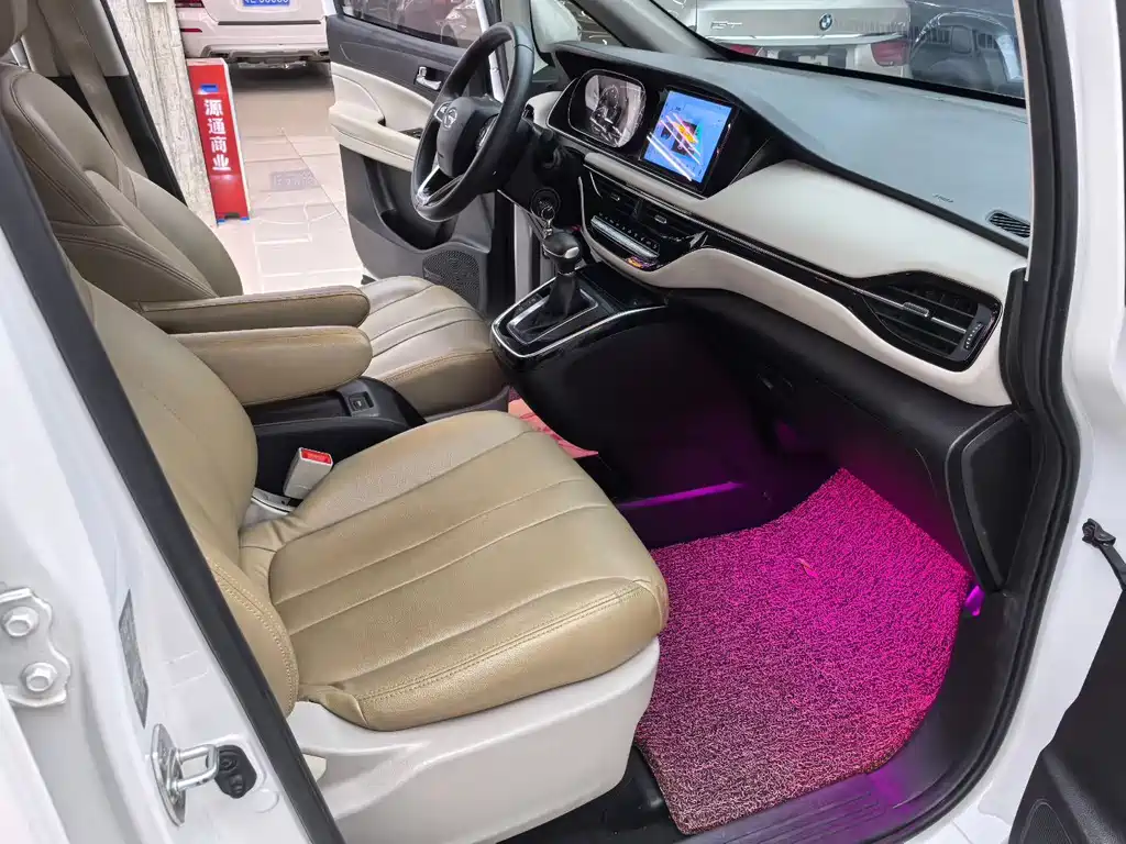 GAC Motor Trumpchi M6 2021 — фото 8