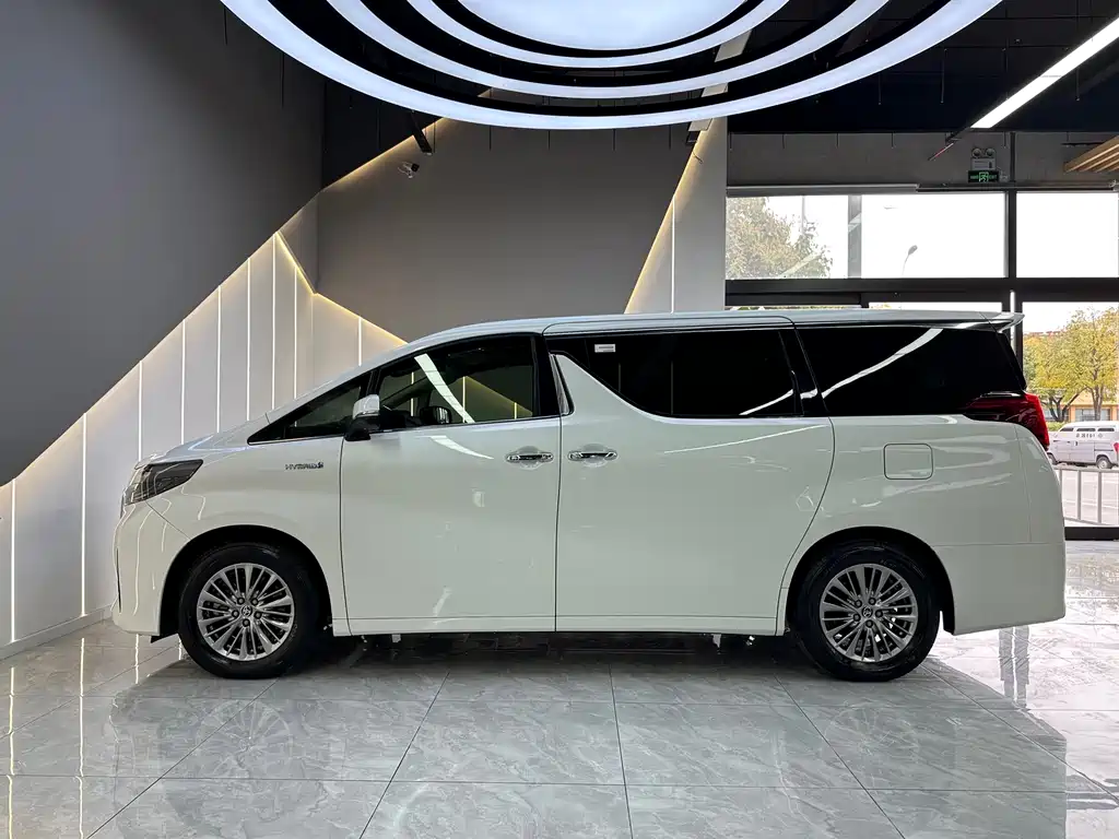 Toyota Alphard 2022 — фото 7