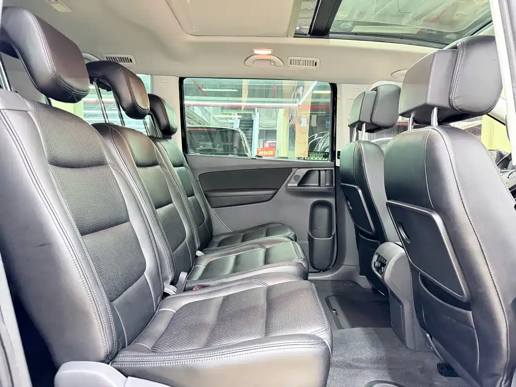 Volkswagen Sharan 2018 — фото 10