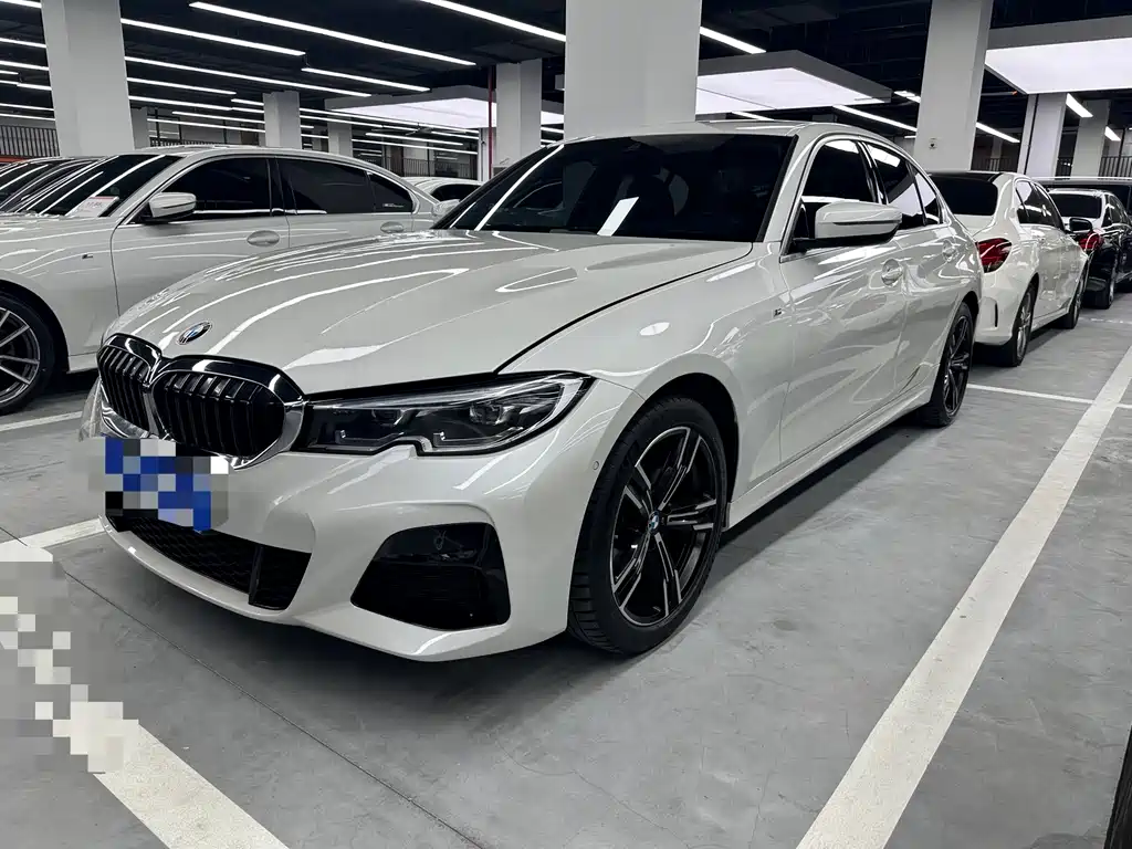 BMW 3 Series 2022 — фото 1