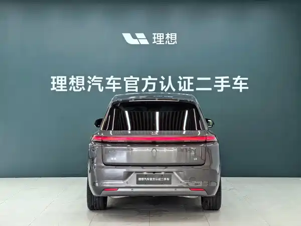 Li Auto L8 2025
