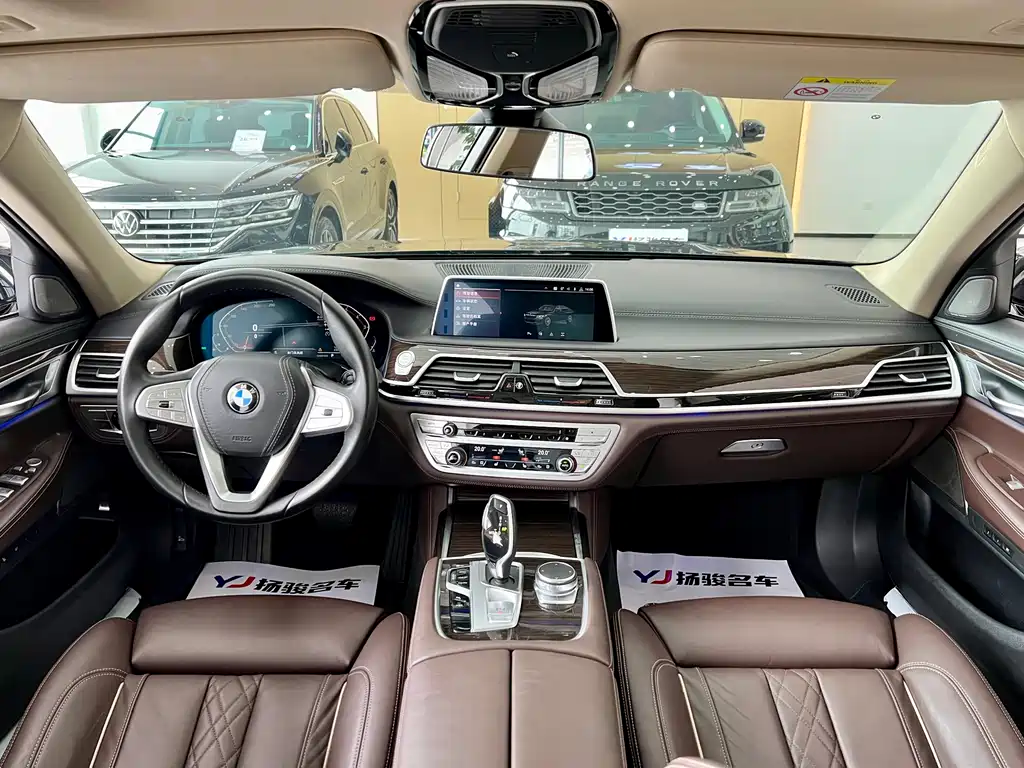 BMW 7 Series 2019 — фото 14