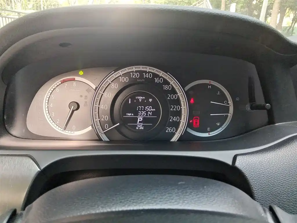 Honda Accord 2015 — фото 12
