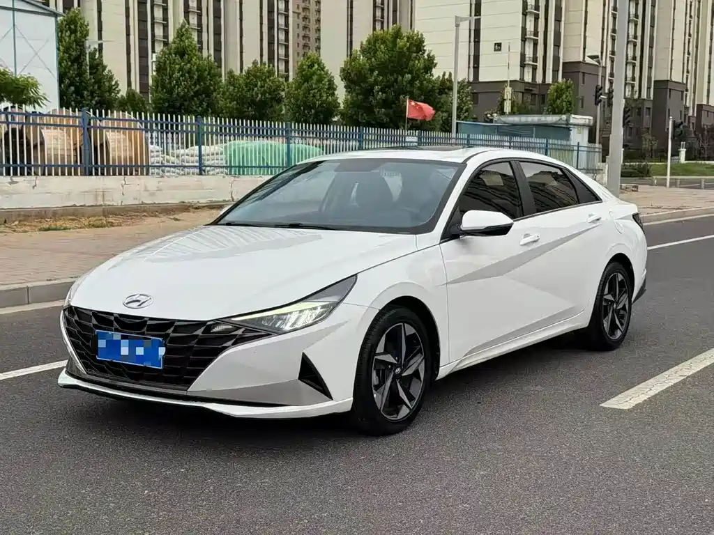 Hyundai Elantra 2022