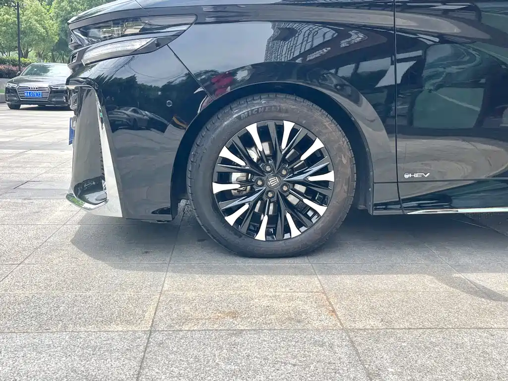 Toyota Vellfire 2024 — фото 12
