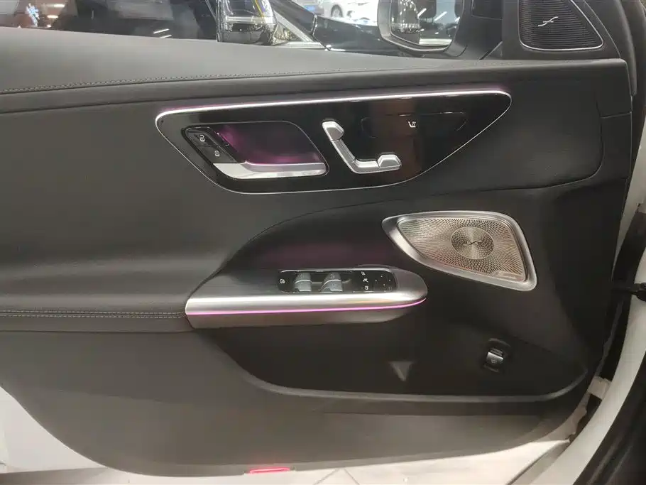 Mercedes-Benz C-Class 2024