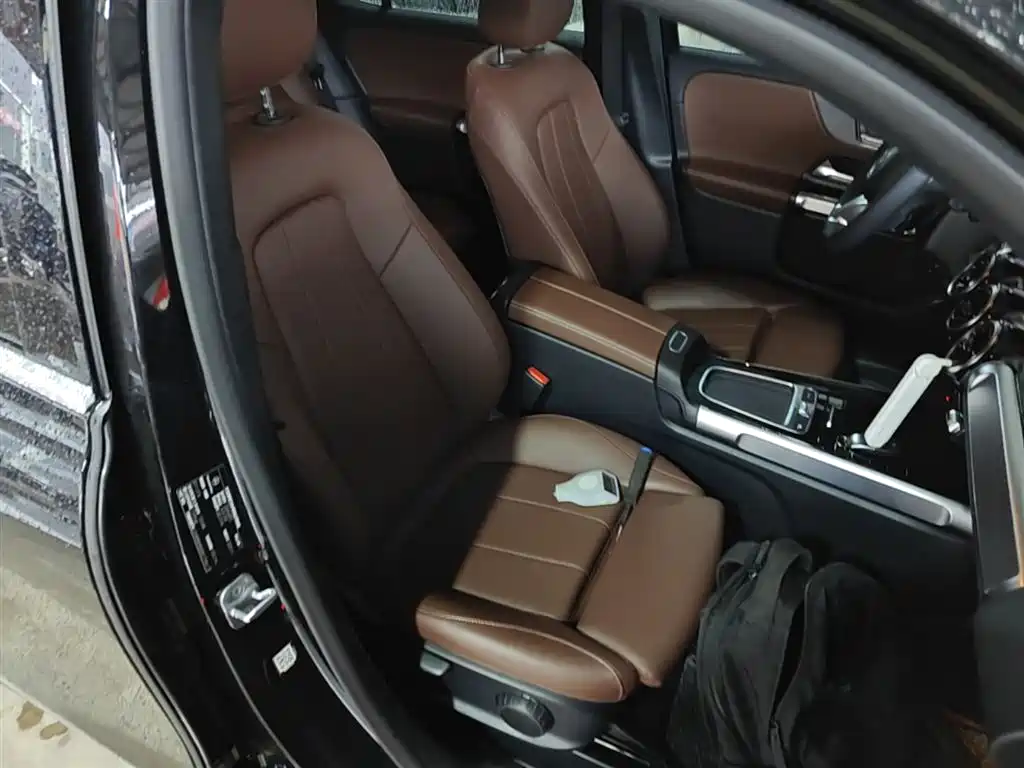 Mercedes-Benz GLB 2023 — фото 25