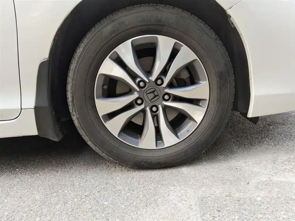 Honda Accord 2015 — фото 8