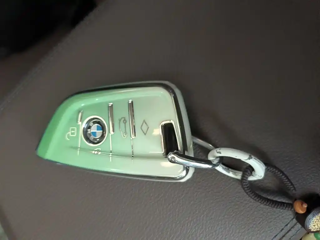 BMW 3 Series 2022 — фото 9