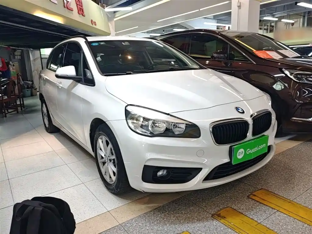BMW 2 Series Active Tourer 2017 — фото 4