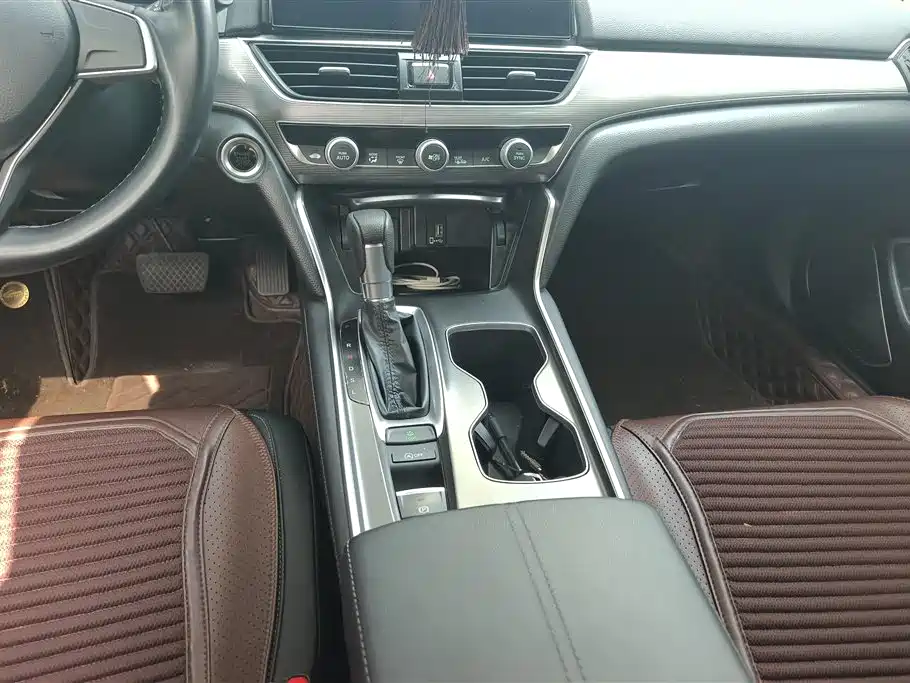Honda Accord 2022 — фото 15