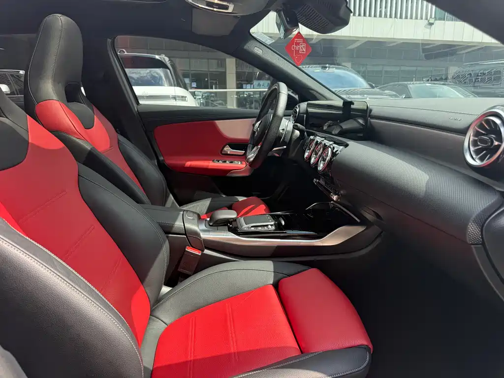 Mercedes-Benz A-Class AMG 2021 — фото 9