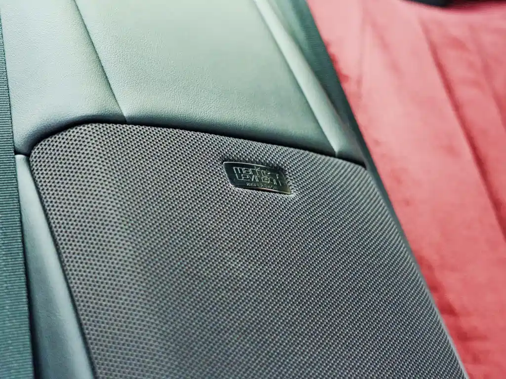 Lexus LC 2018 — фото 13