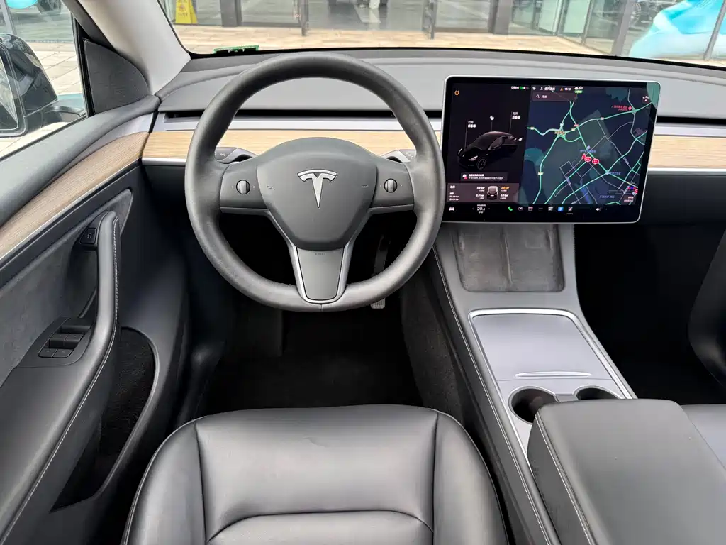 Tesla Model Y 2021 — фото 12