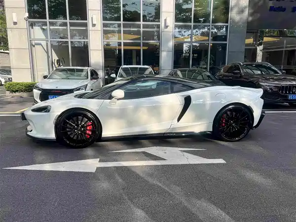 McLaren GT 2023