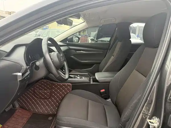 Mazda 3 Axela 2024