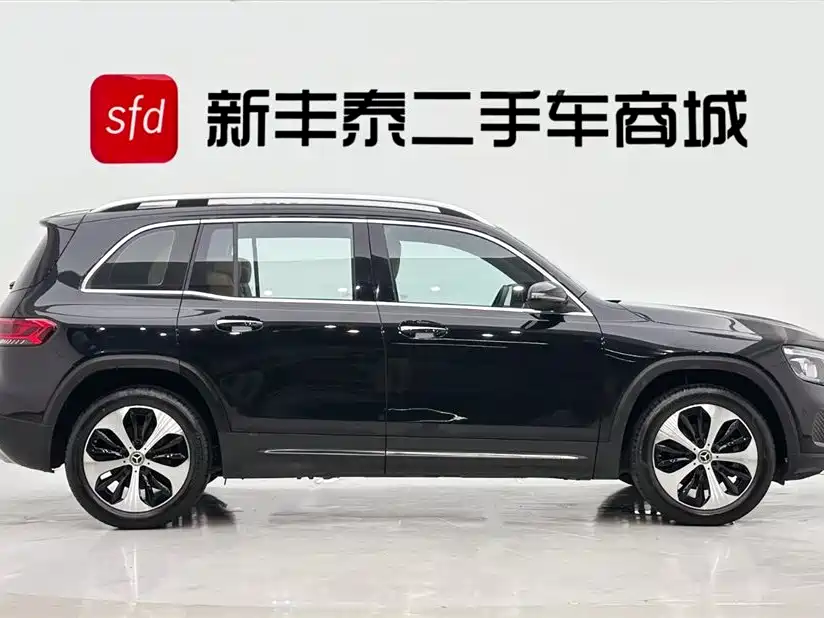 Mercedes-Benz GLB 2023