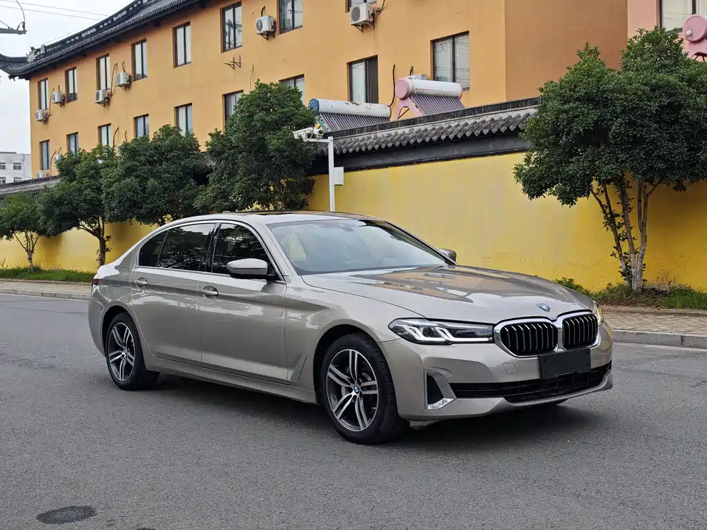 BMW 5 Series 2020 — фото 3