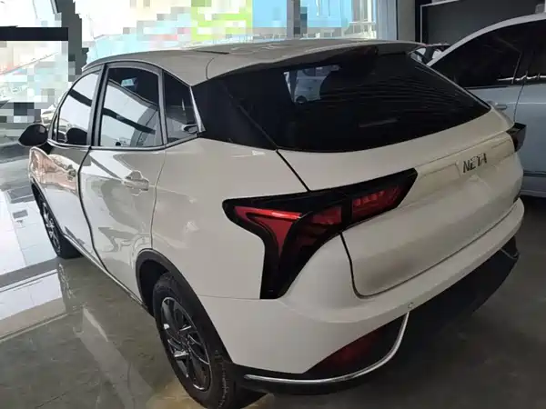Neta V 2022