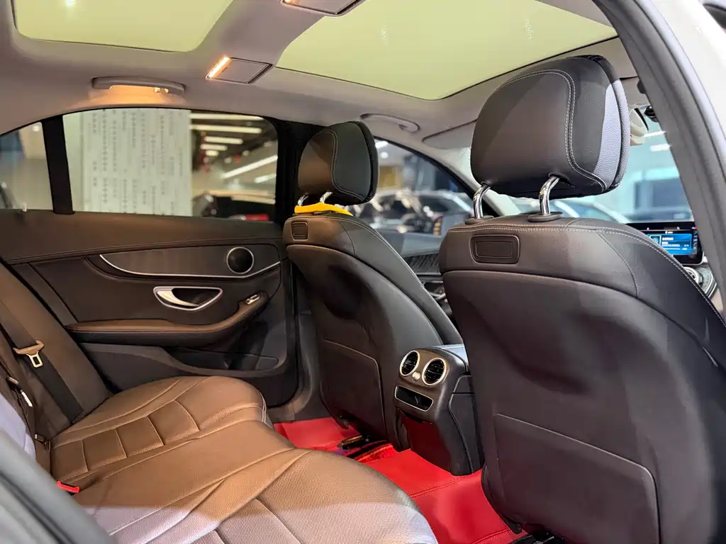 Mercedes-Benz C-Class 2019 — фото 12