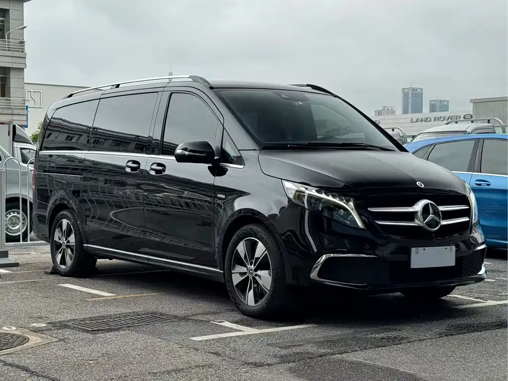 Mercedes-Benz V-Class 2024